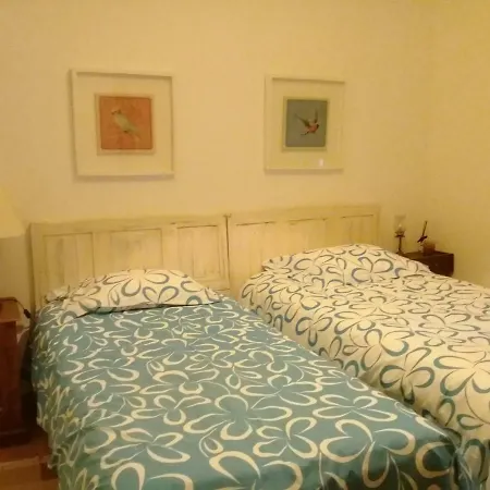 Casa Das Andorinhas Vila Pouca (Lisbon)